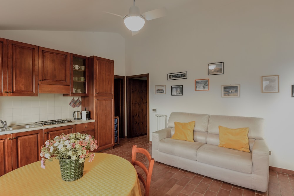 Signature Apartment, 1 Queen Bed with Sofa bed, Garden View, Garden Area photo 2
