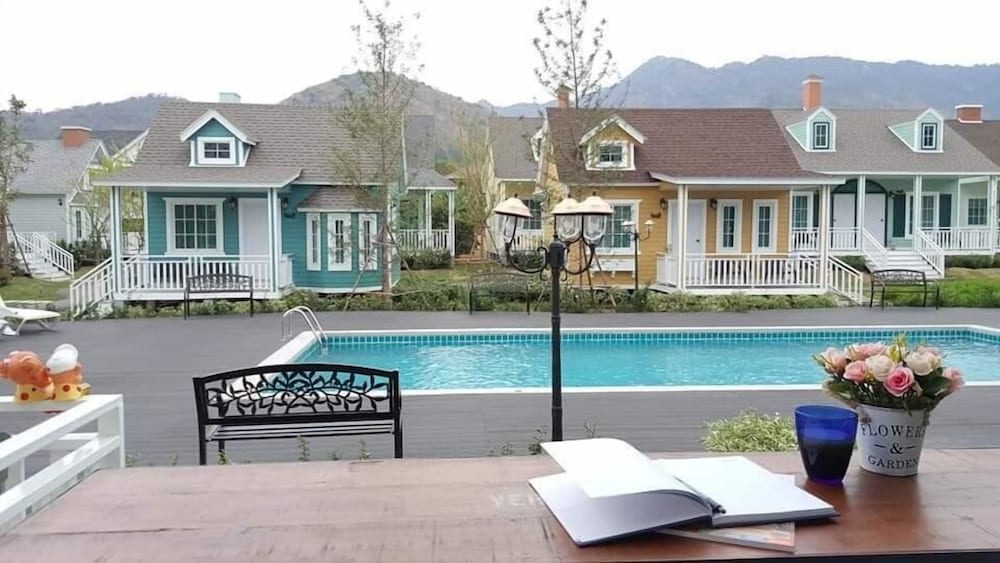 Deluxe Room, Pool View - Photo 6