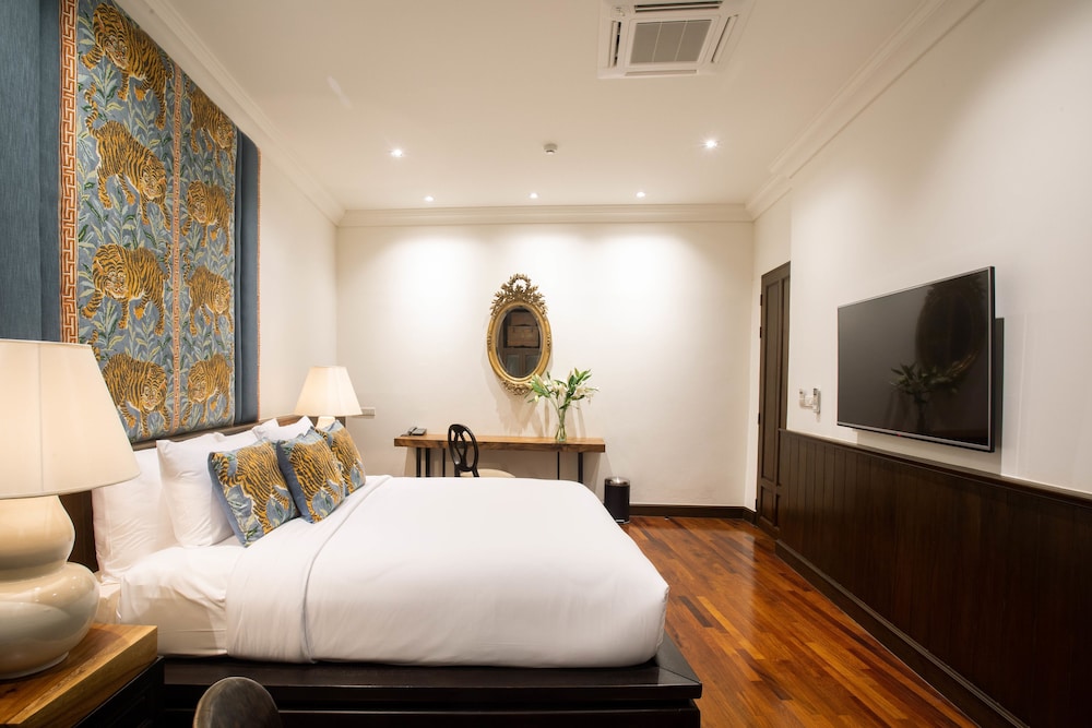 Junior Room, 1 King Bed, Non Smoking