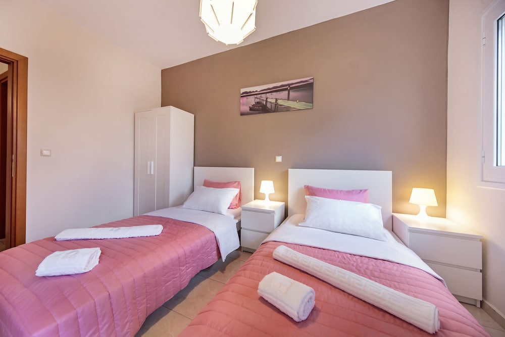 Comfort Apartment, Multiple Beds, Mountain View, Beachside photo 1