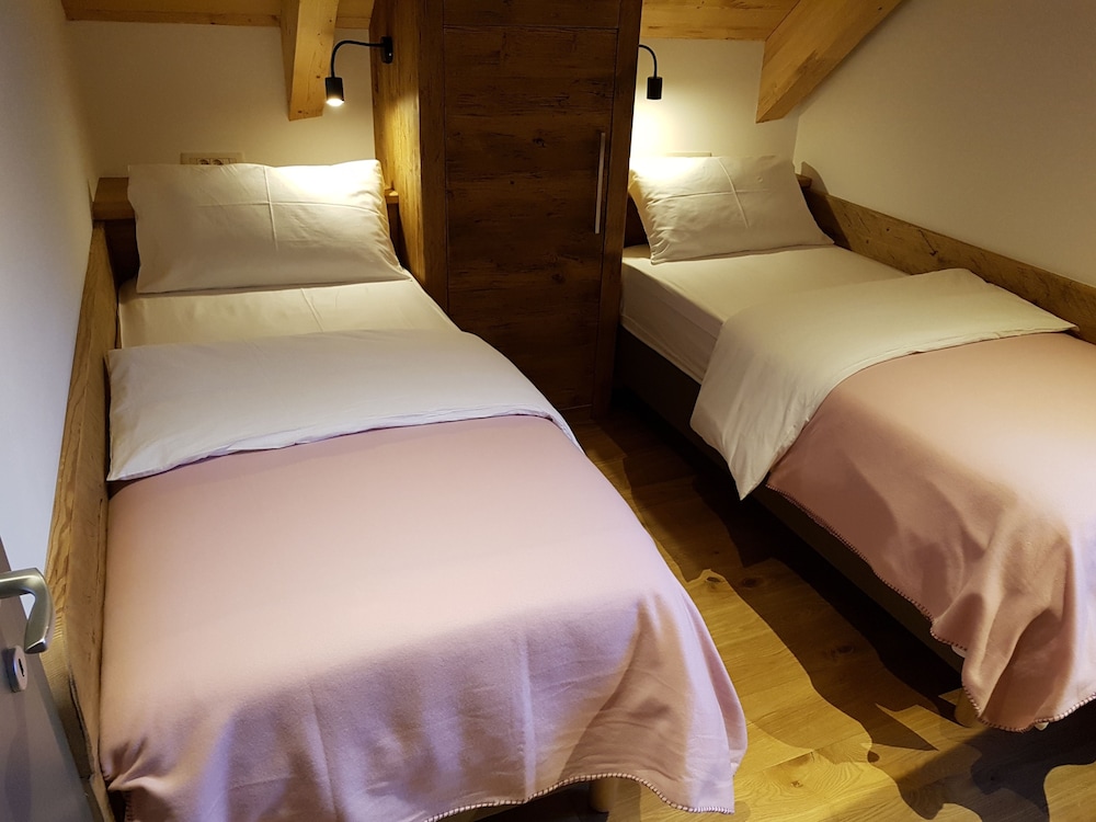 Family Quadruple Room photo 3