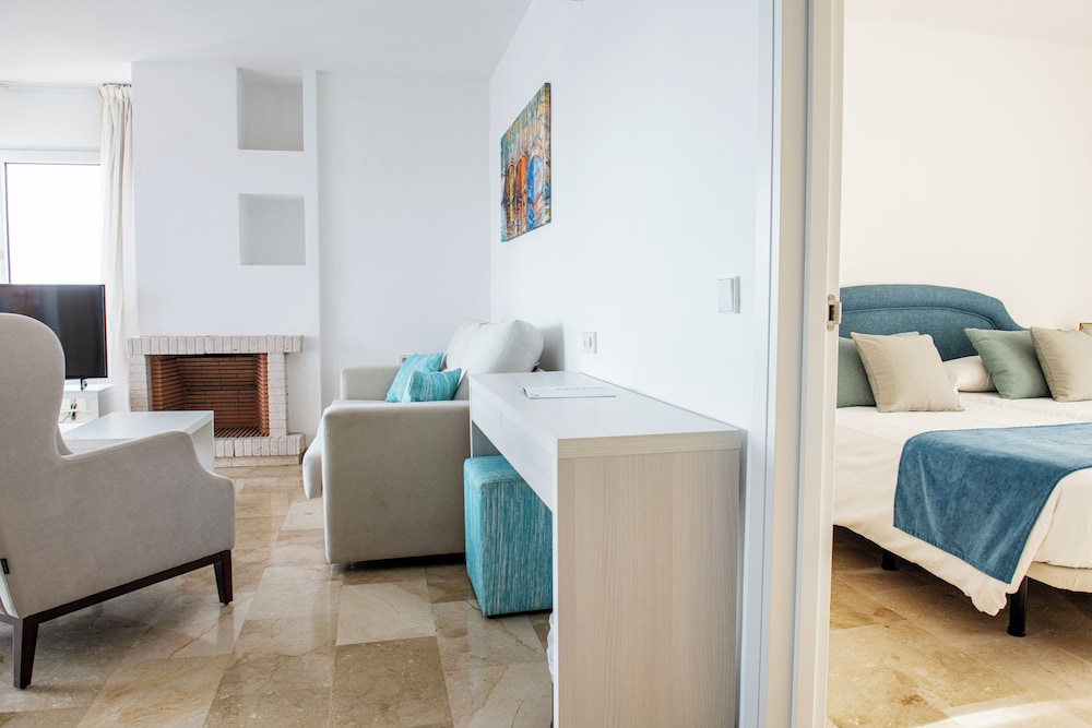 Deluxe Suite, 2 Bedrooms, Sea View