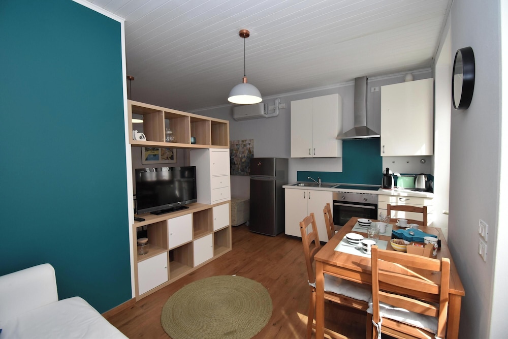 Family Studio, Mountain View (Vicky Loft Morgnaga) photo 1