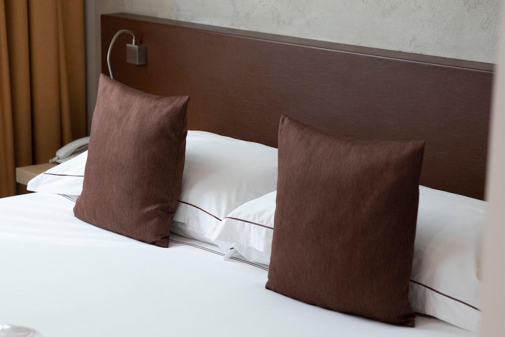 Double Room - Photo 3