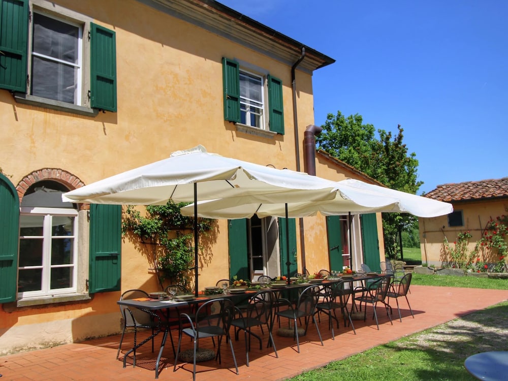 Villa photo 1