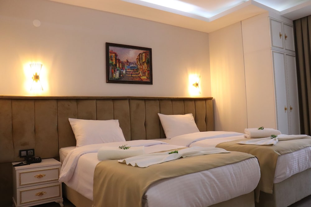 Standard Double or Twin Room photo 3