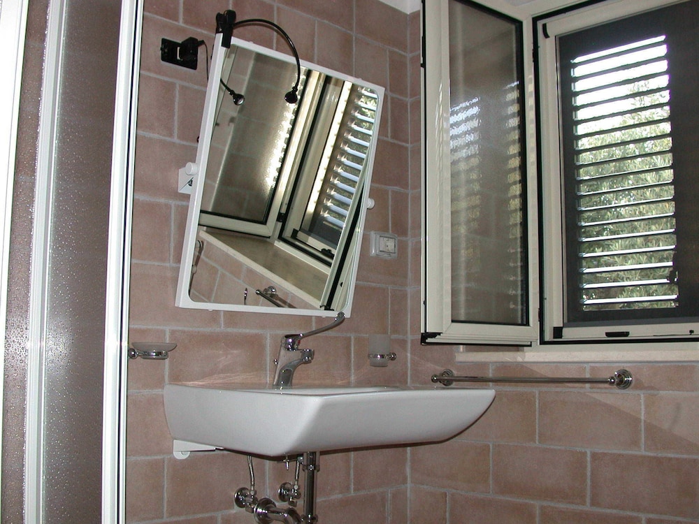 Apartment, 1 Bedroom, Accessible, Garden View photo 2