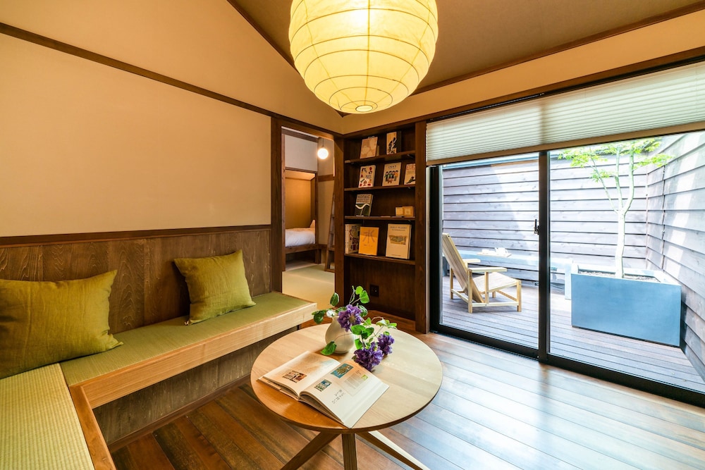 Deluxe Room, Multiple Beds, Ensuite, Courtyard View