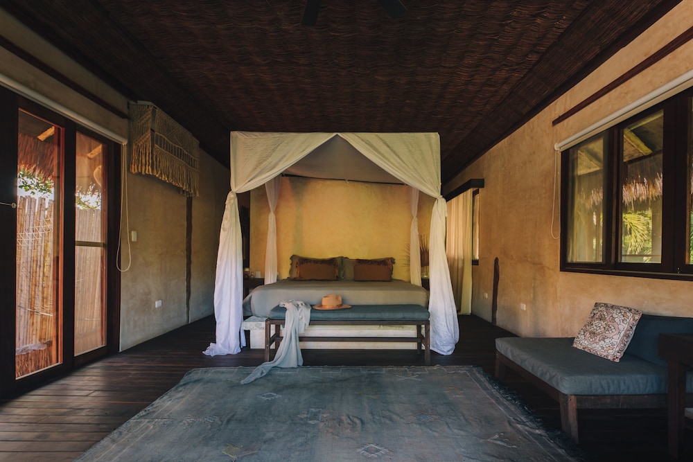 Deluxe Suite - Photo 1
