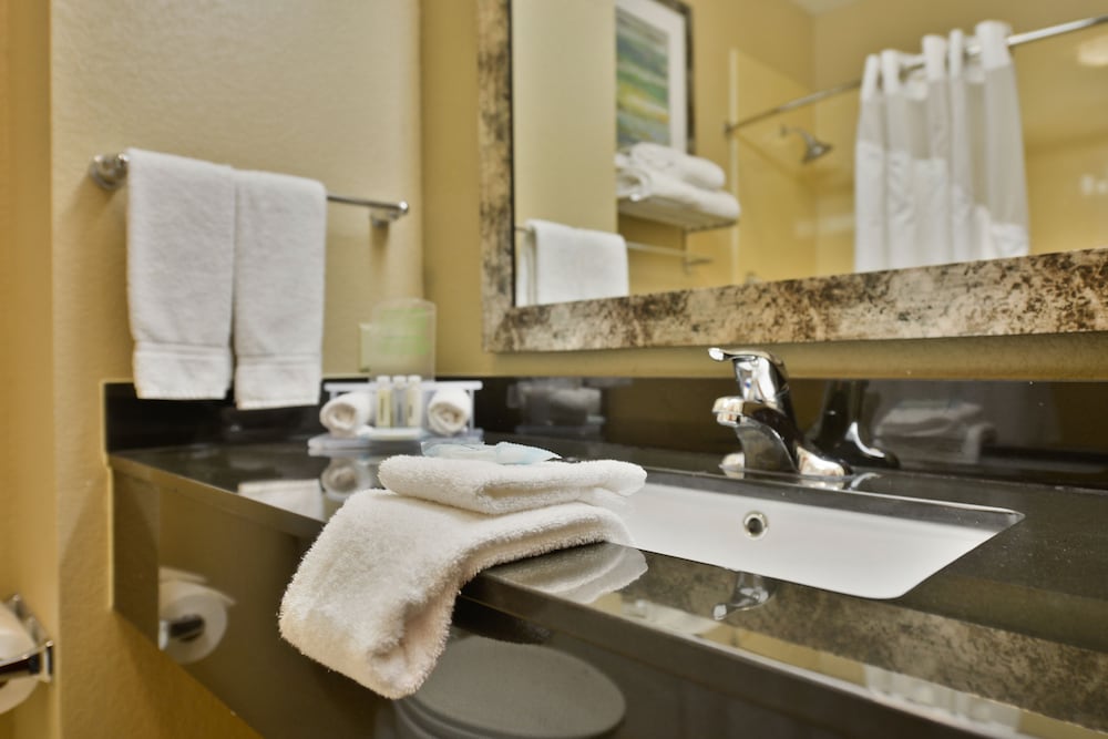 Suite, Multiple Beds (Additional Living Area) photo 3