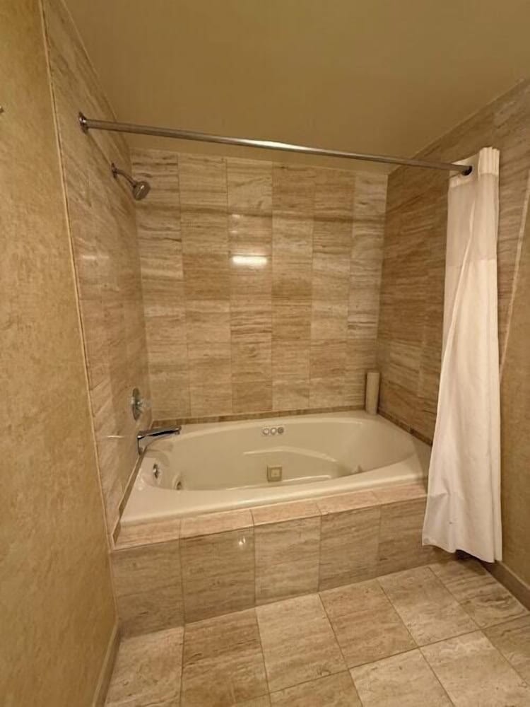 Double Room, Queen BED JACUZZI with the Riverview