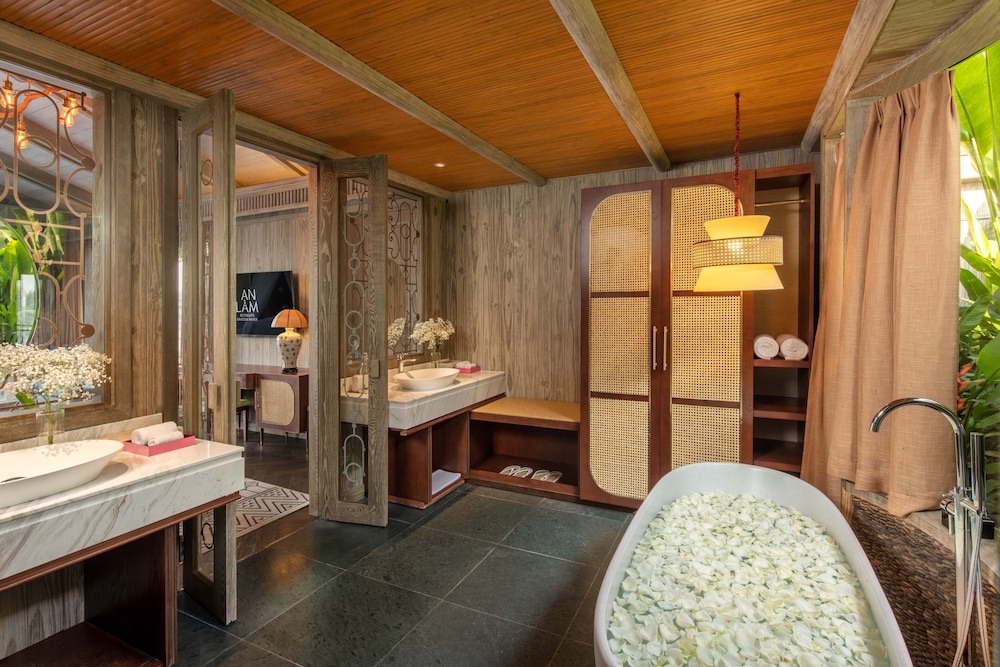 Riverfront Two-Bedroom Pool Villa - Photo 4