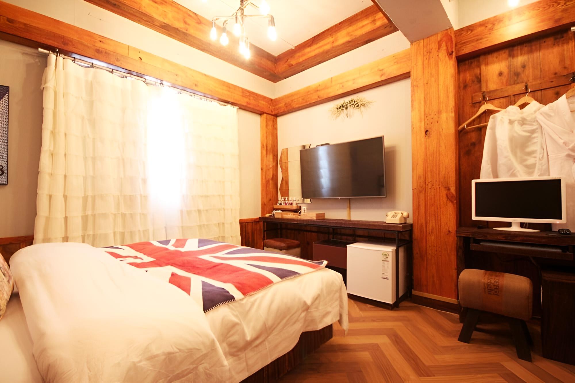 Room (Suite) photo 3