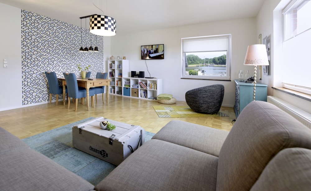 Comfort Apartment, Private Bathroom, Canal View
