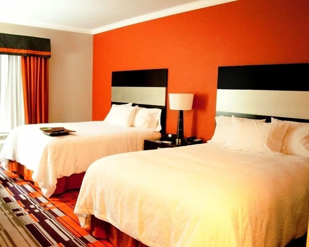 Room, 2 Queen Beds, Accessible, Non Smoking - Photo 1