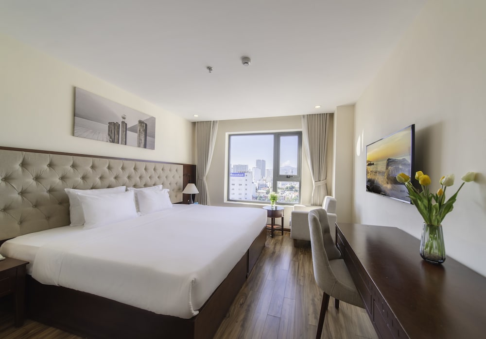 Premier Deluxe City View - Photo 3