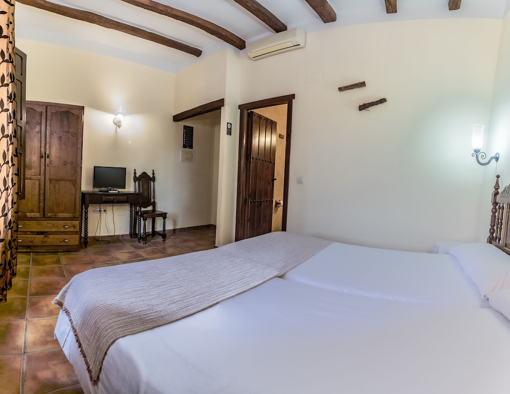 Superior Double or Twin Room - Photo 2