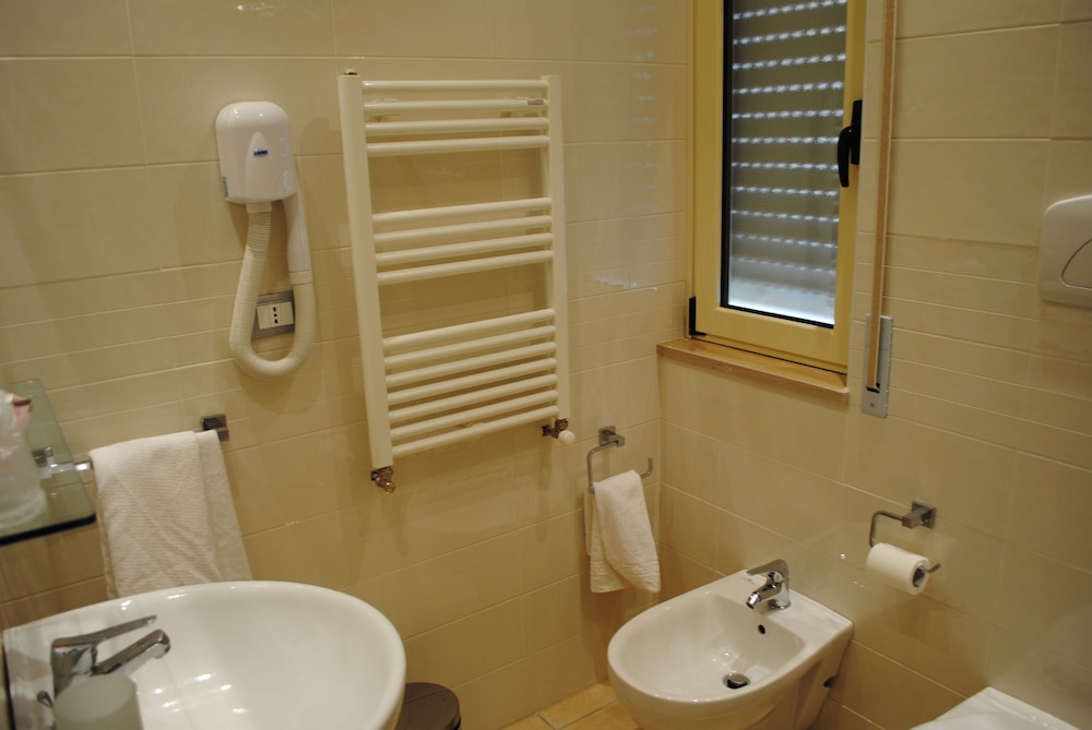 Triple Room - Photo 19
