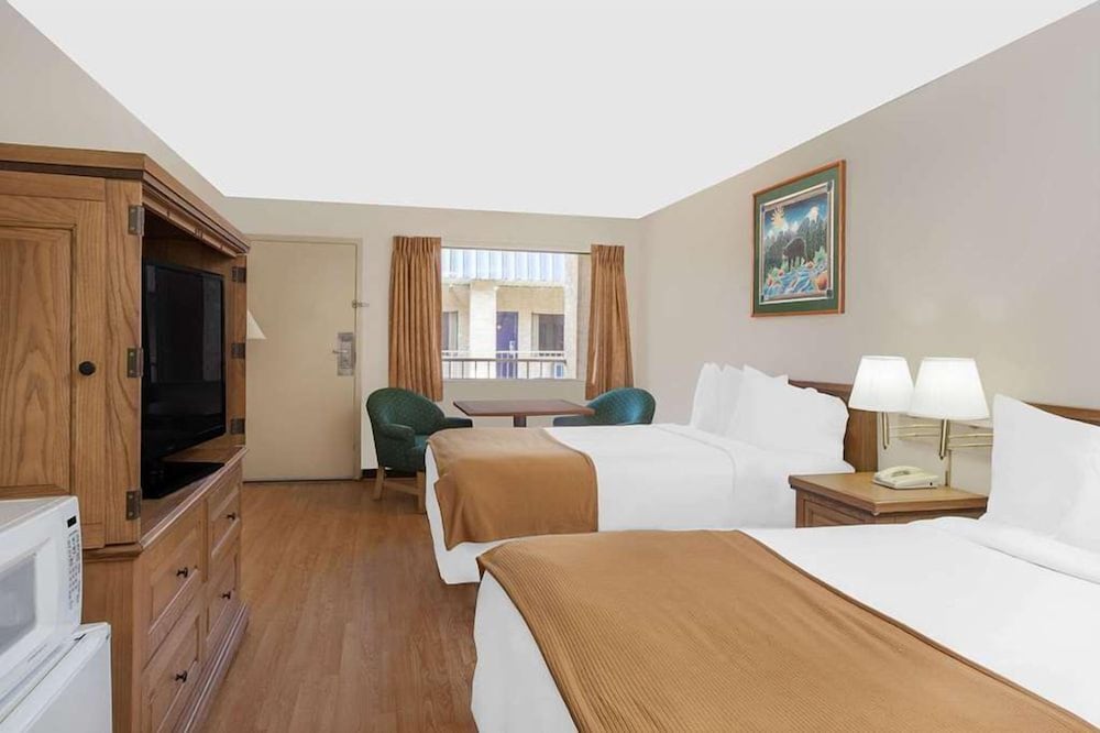 Room, 2 Double Beds, Non Smoking photo 3