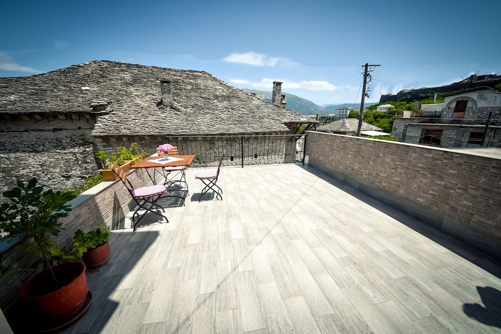 Family Studio Suite, Terrace, City View