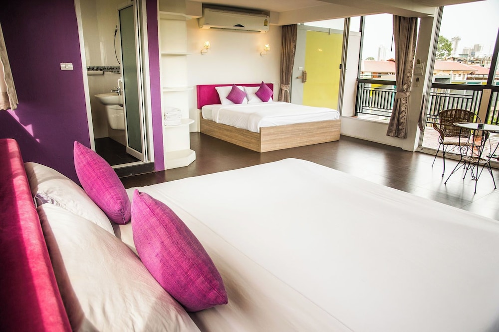 Family Double Room, 1 Bedroom, Non Smoking, Pool View photo 1