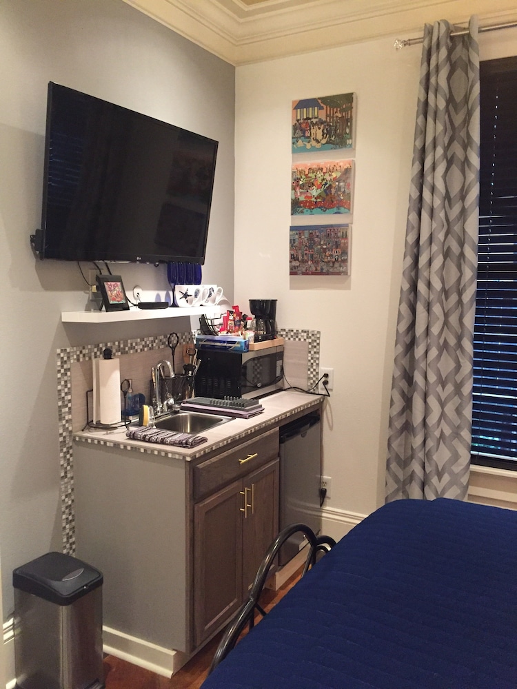 Design Suite, 1 Bedroom, Courtyard View, Courtyard Area photo 3