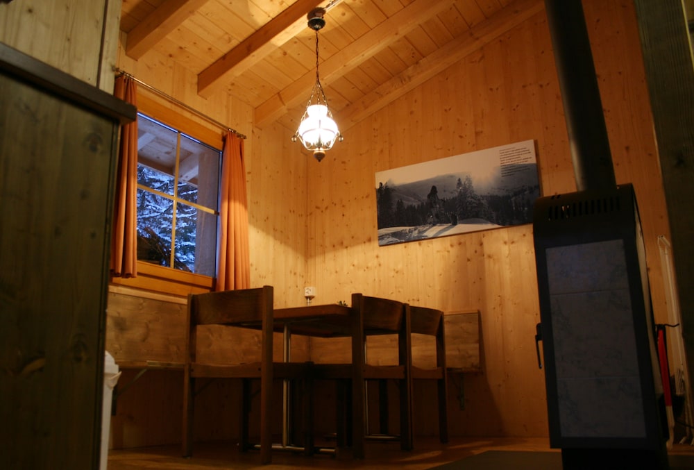 Bungalow, Shared Bathroom