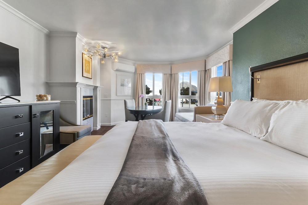 Room, 1 King Bed, Tower - Photo 1