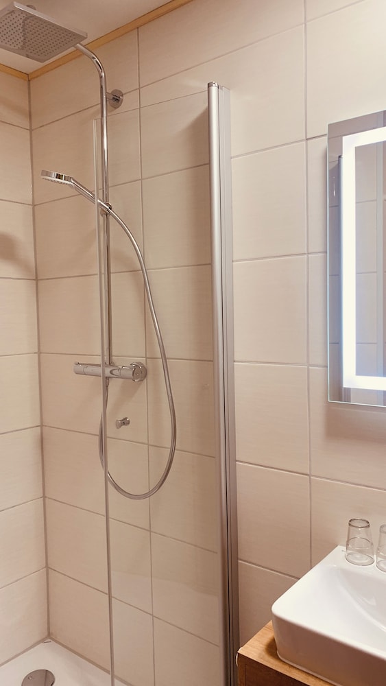 Deluxe Double Room, Private Bathroom - Photo 14