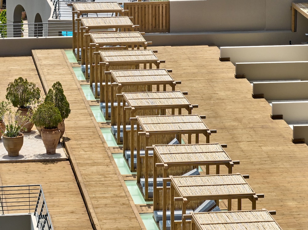 Premium Double Room, Sea View (Wet Terrace) thumbnail 5
