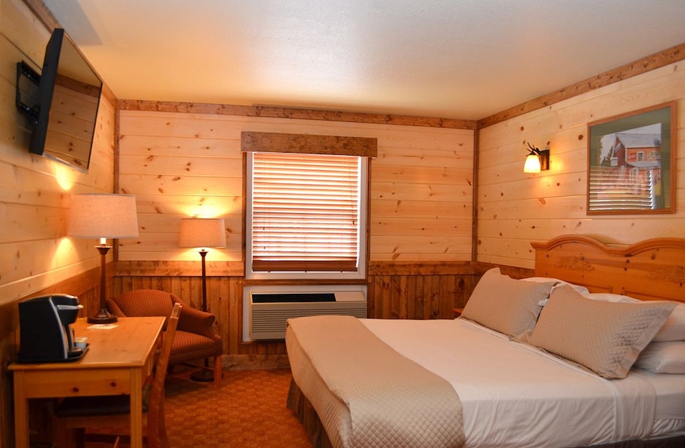 Deluxe Room, 1 King Bed photo 1