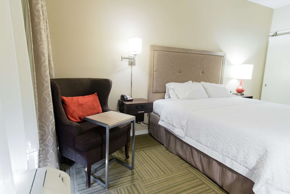 Room, 1 King Bed, Accessible (Hearing) - Photo 1