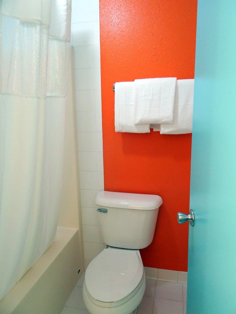 Room, 2 Double Beds, Non Smoking - Photo 6