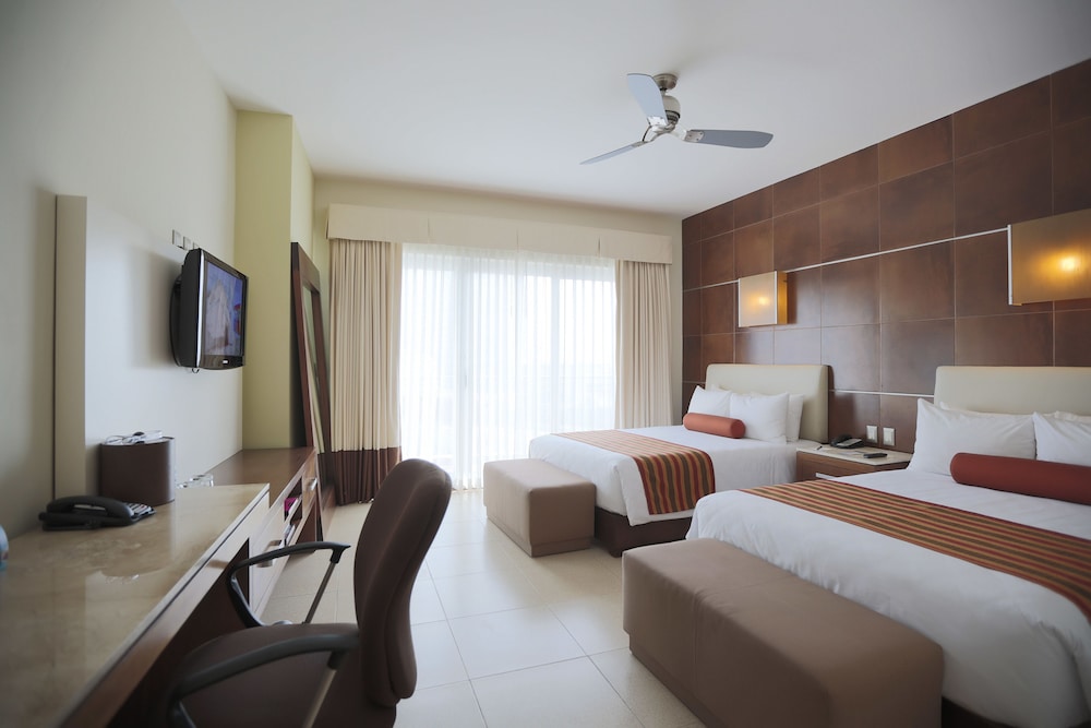 Standard Room, 2 Double Beds (Free Beach Club Access) - Photo 1