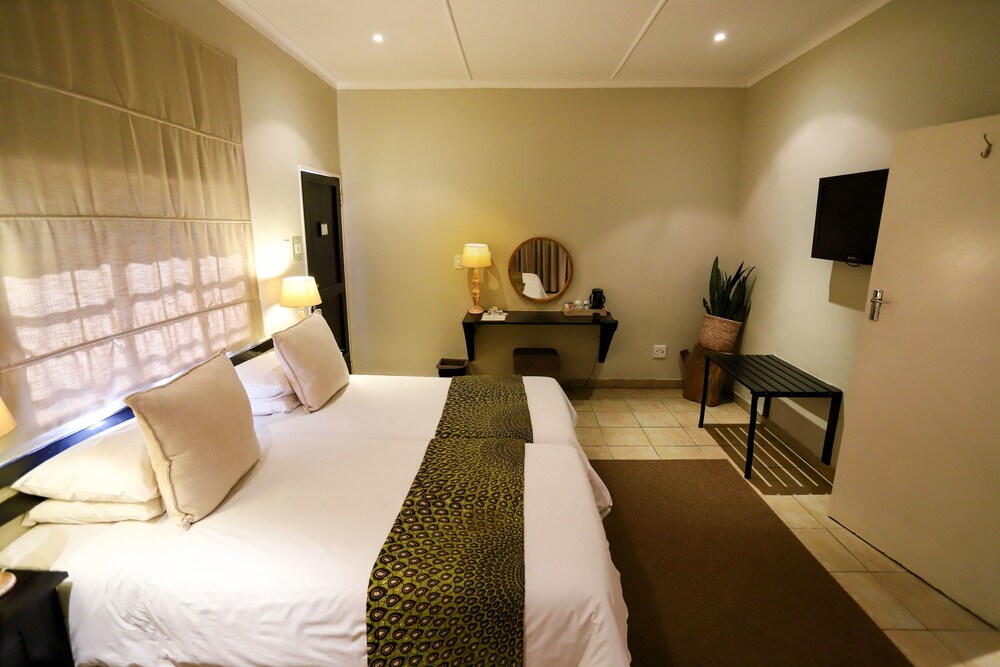 Standard Room, 1 Double or 2 Twin Beds (Sheba's Rooms)