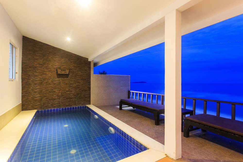 Beach Front Pool Villa - Photo 3
