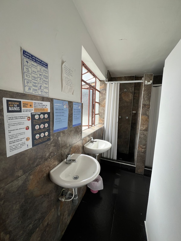 Classic Double Room, 1 Queen Bed, Ensuite photo 2