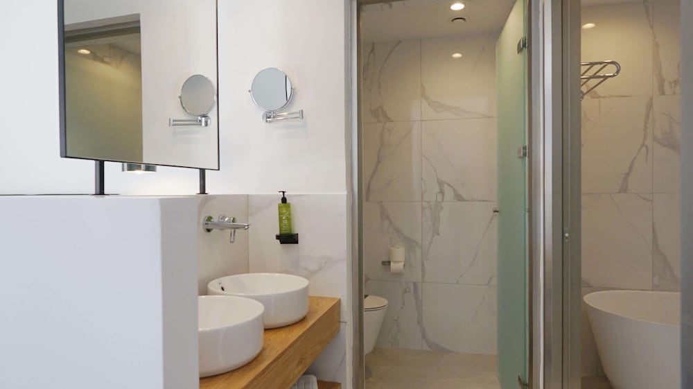 Junior Suite, Hot Tub - Photo 14