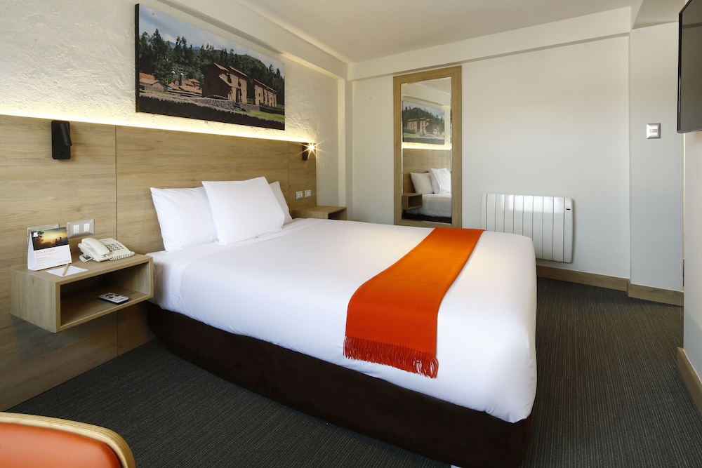 Traditional Room, 1 Queen Bed photo 1