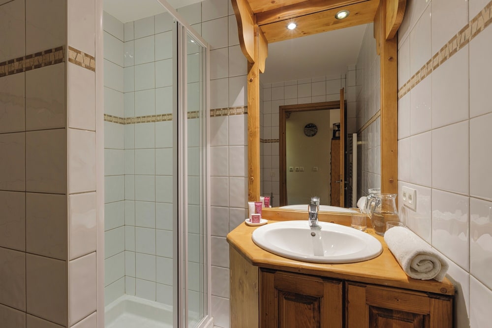 Family Apartment, Multiple Bedrooms (Vallorcine Buet 31 ski in / ski out)