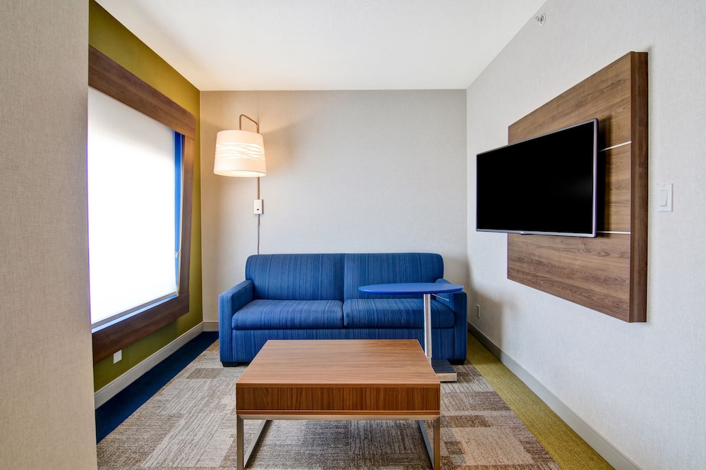 Suite, Multiple Beds (Extra Floor Space) - Photo 6