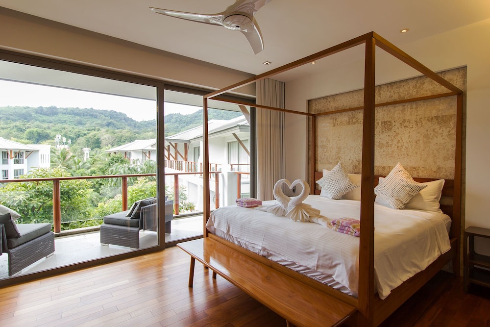 Superior Apartment, 3 Bedrooms, Pool View, Beachfront photo 1