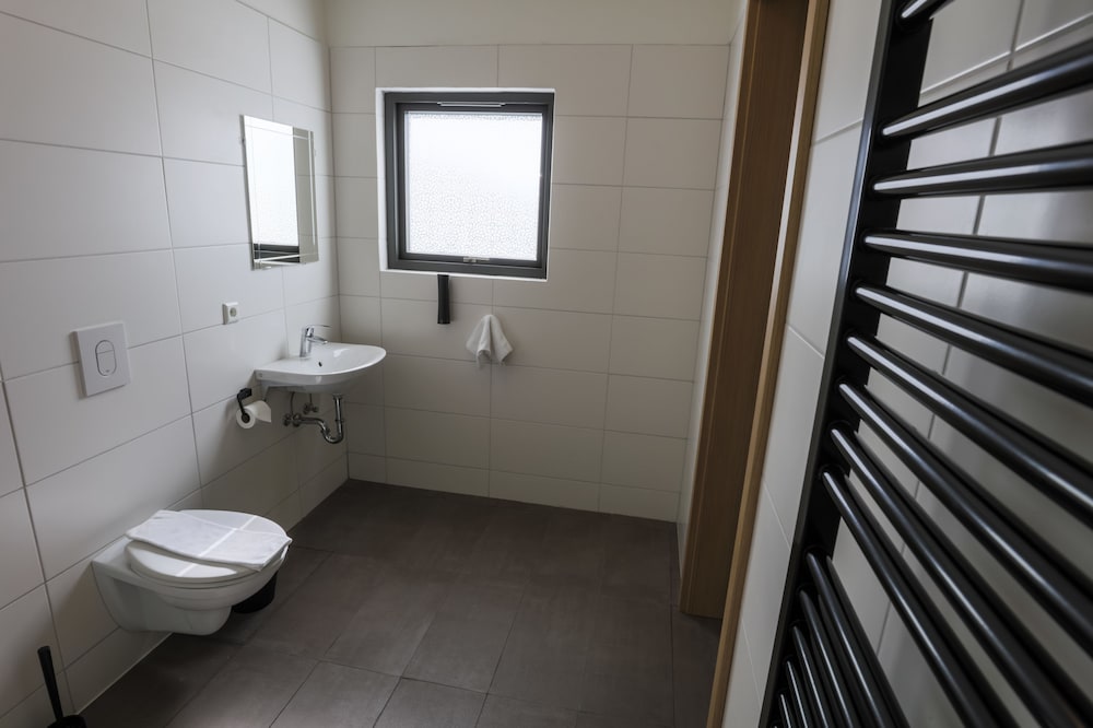 Deluxe Double Room (Mountain & Glacier View) photo 3