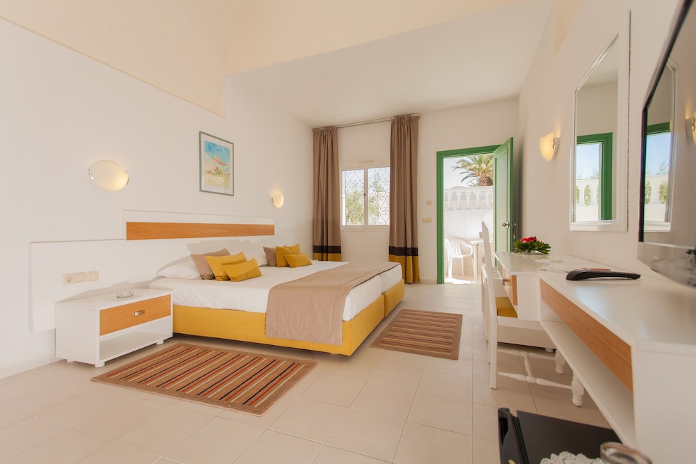 Quintuple Room (3 Adults + 2 Children) - Photo 2