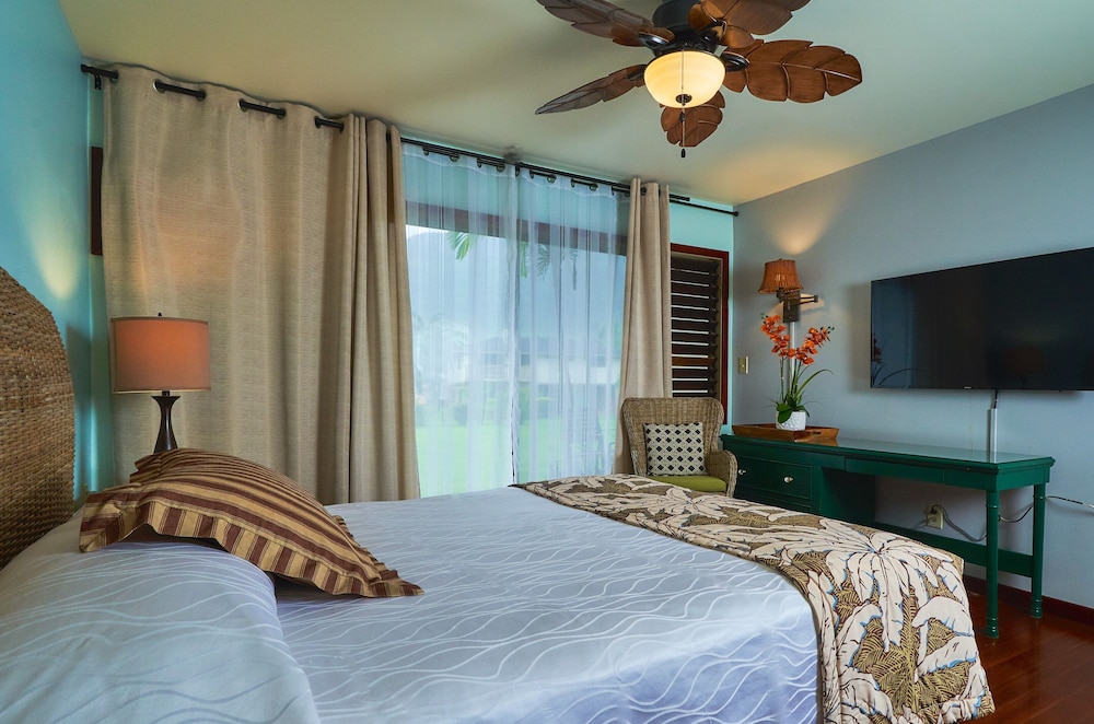 Standard Room, 1 Queen Bed, Lanai (No Resort Fee, Free Breakfast) - Photo 2