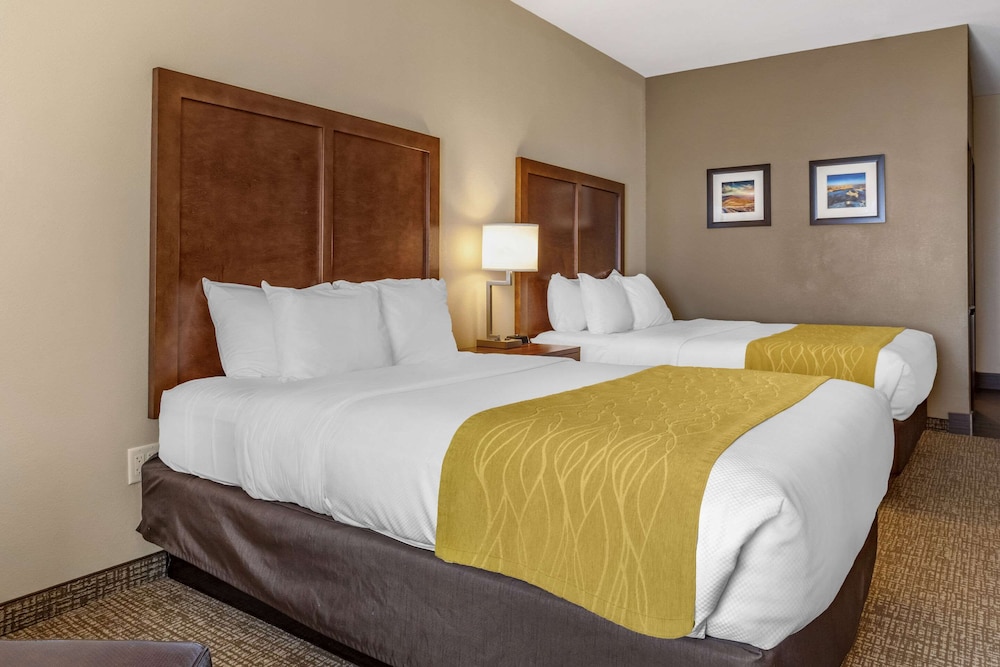 Suite, Multiple Beds, Non Smoking photo 2