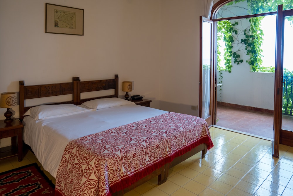 Comfort Double or Twin Room, Sea View photo 2
