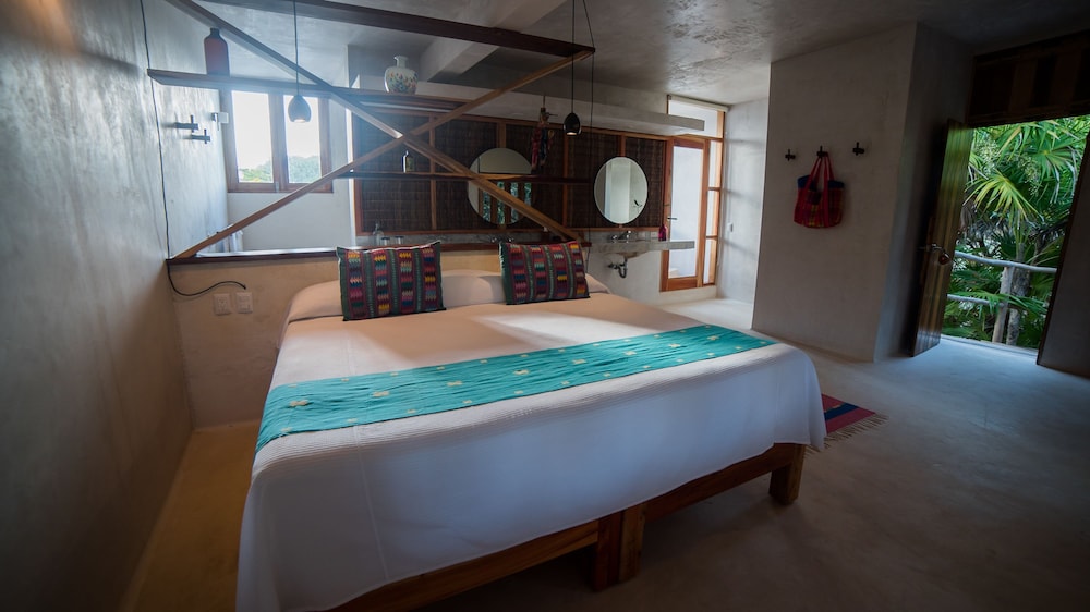 Casa Pocna Master Plunge Pool Panoramic View