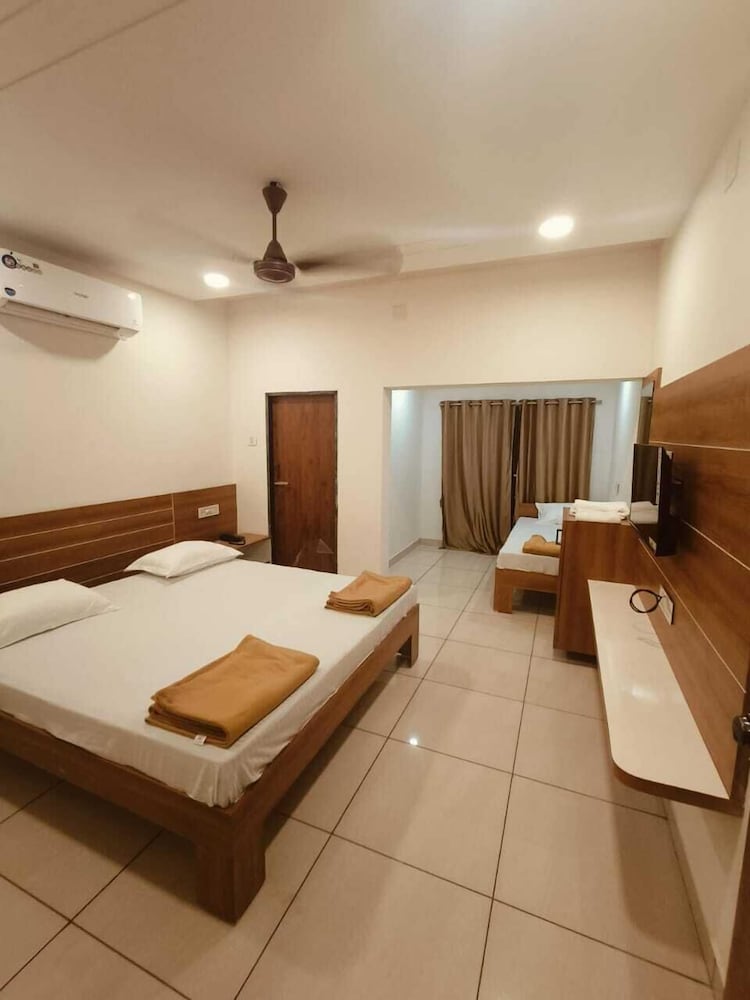 Comfort Triple Room