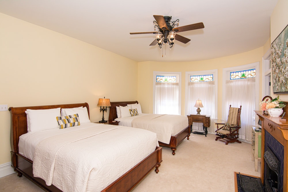 Luxury Room, Ensuite (Two Queens) photo 1